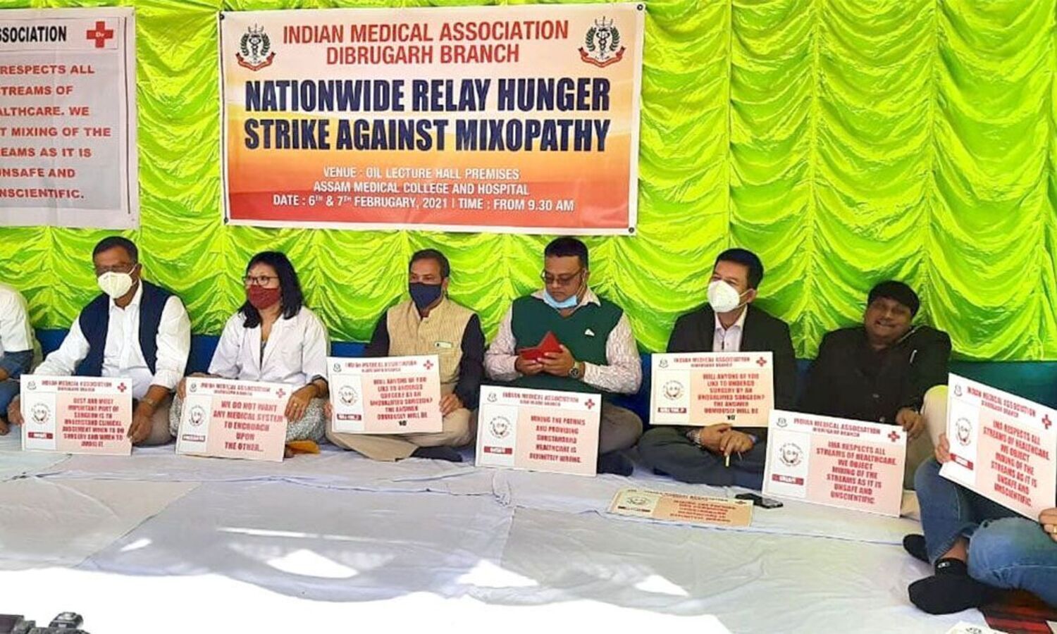 Doctors stage protest against ‘mixopathy’ curriculum