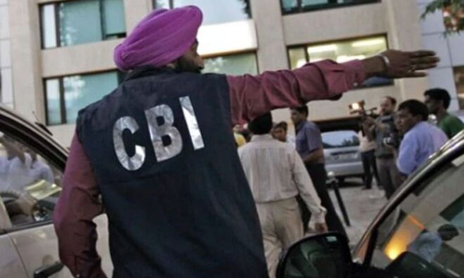 CBI Raids CBI Headquarters, Arrests Officials For Taking Bribe