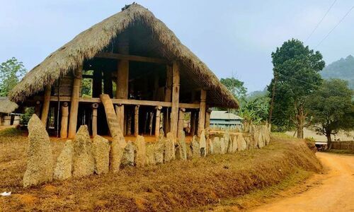 Of bamboo groves and monoliths