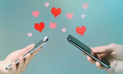 LOVE BYTE - Love in the age of social media