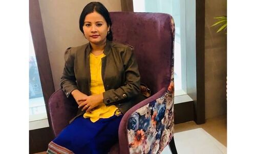 UP CLOSE - Prism of words