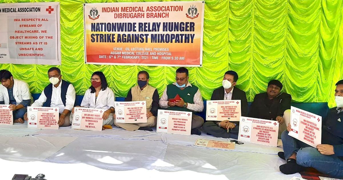 Doctors stage protest against ‘mixopathy’ curriculum Doctors stage protest against ‘mixopathy’ curriculum