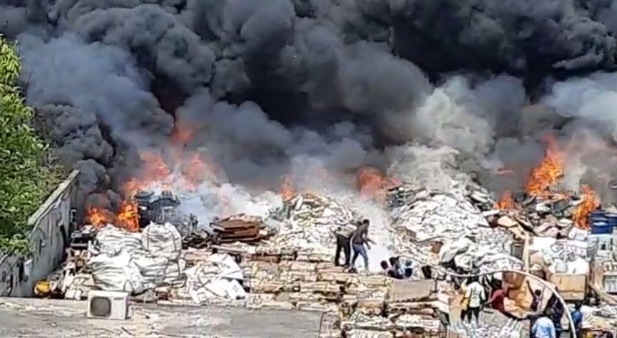 Fire at scrapyard leads to panic in Andhra SEZ Fire at scrapyard leads to panic in Andhra SEZ
